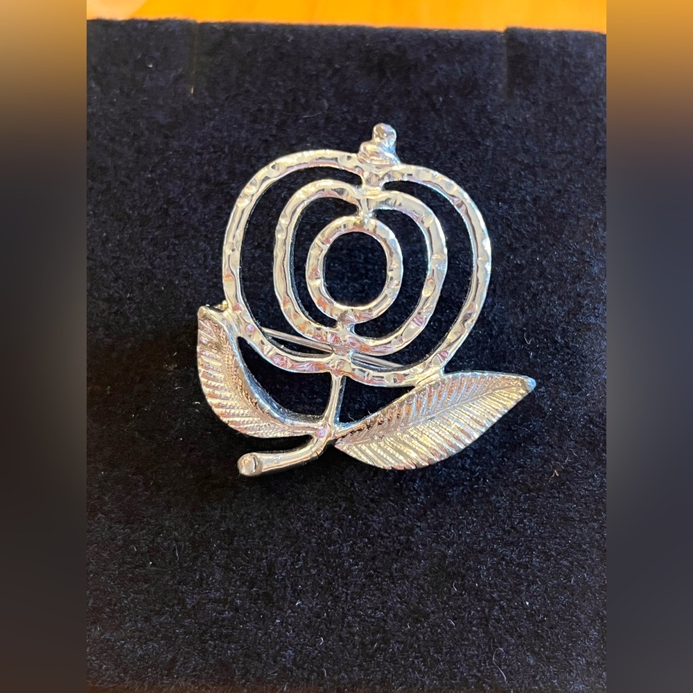 Brooch Silver Apple Sarah Coventry Vintage